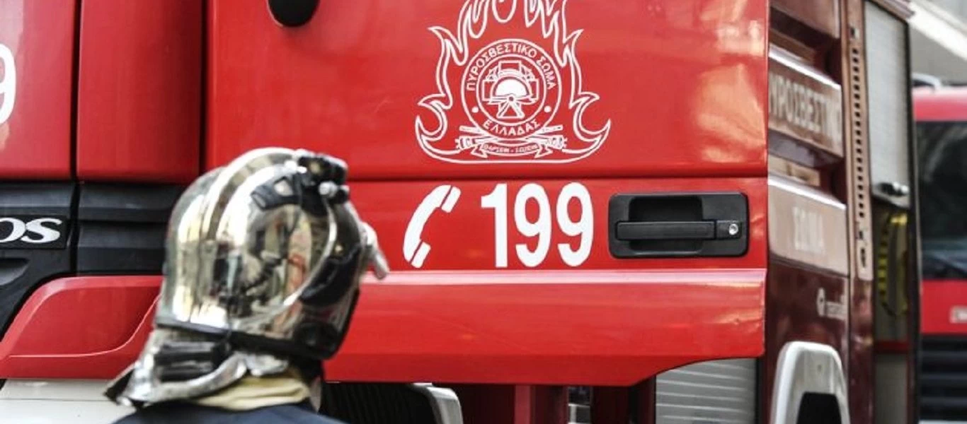 Ξέσπασαν τρεις φωτιές στους Αγίους Θεοδώρους Κορινθίας - Διακόπηκε η κυκλοφορία του Προαστιακού